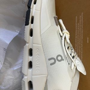 On Running White Sneakers brand new